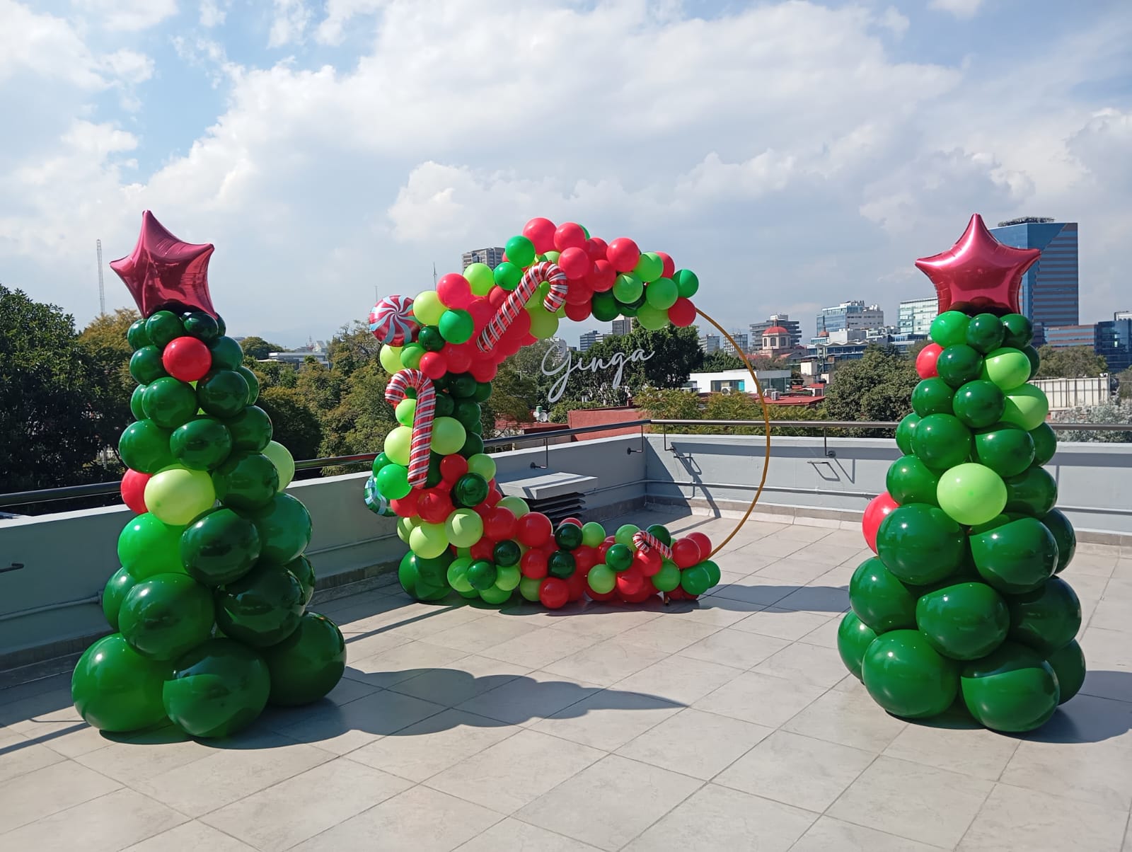 Aro de globos verde y rojo para navidad - Perfect Party