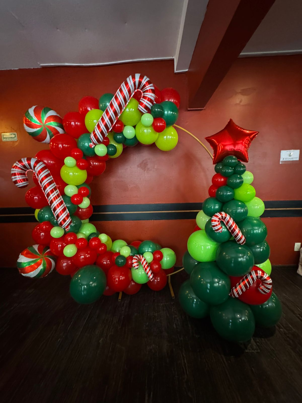 Decoración de navidad con globos | Aro de globos - Perfect Party