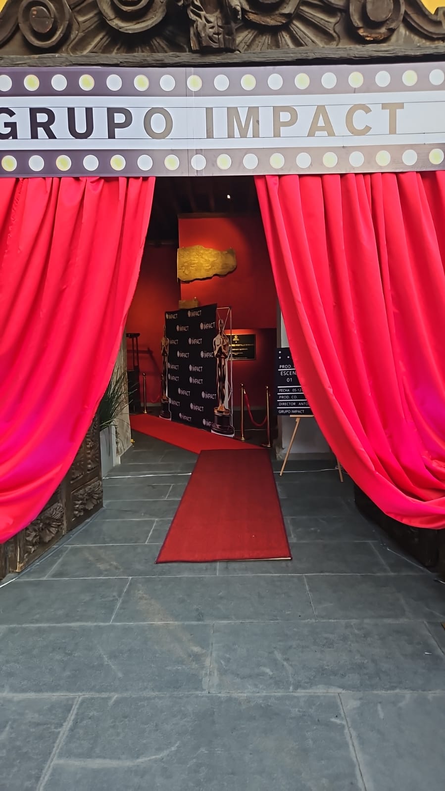 Mampara de globos para evento corporativo - Perfect Party