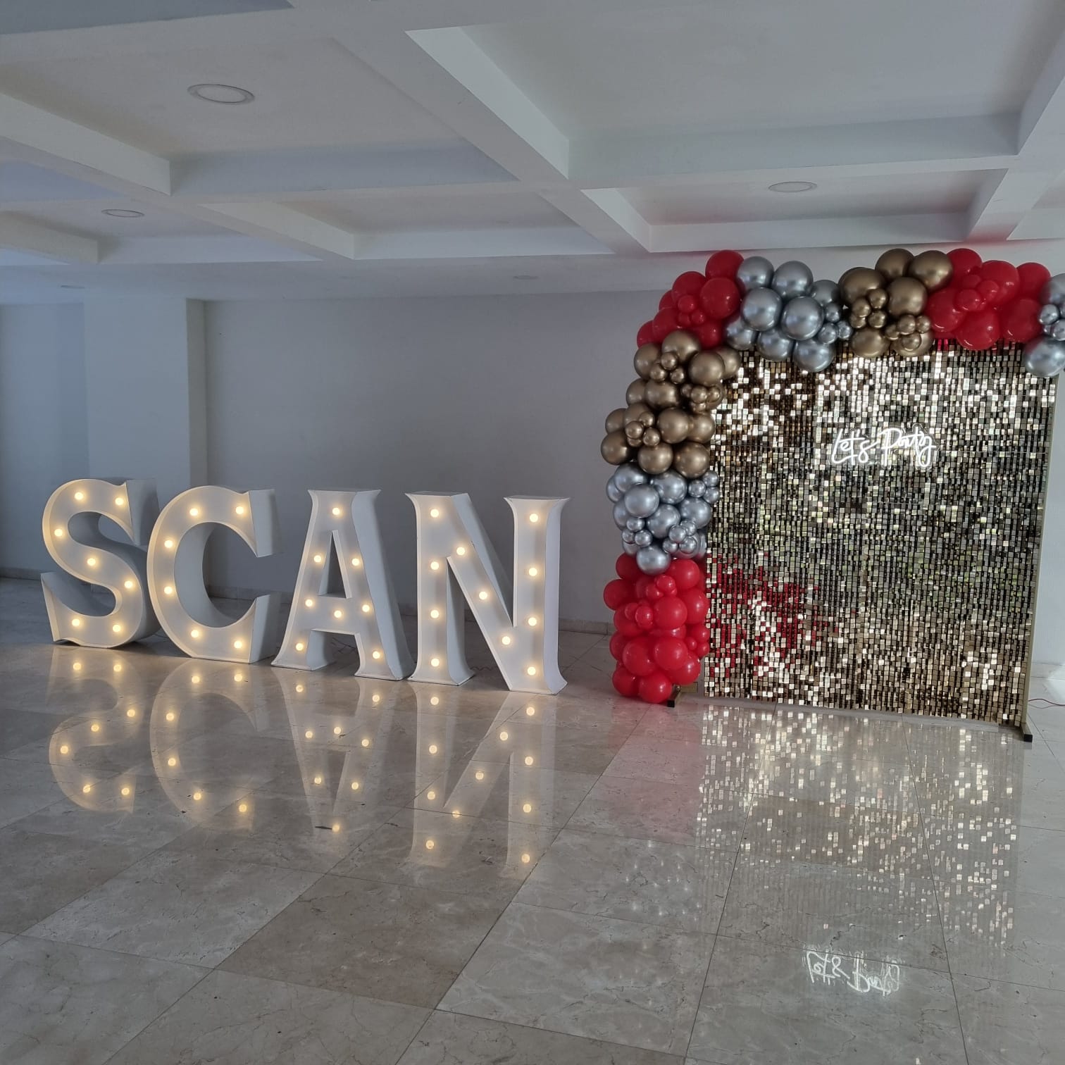 Shimmer Wall - Perfect Party