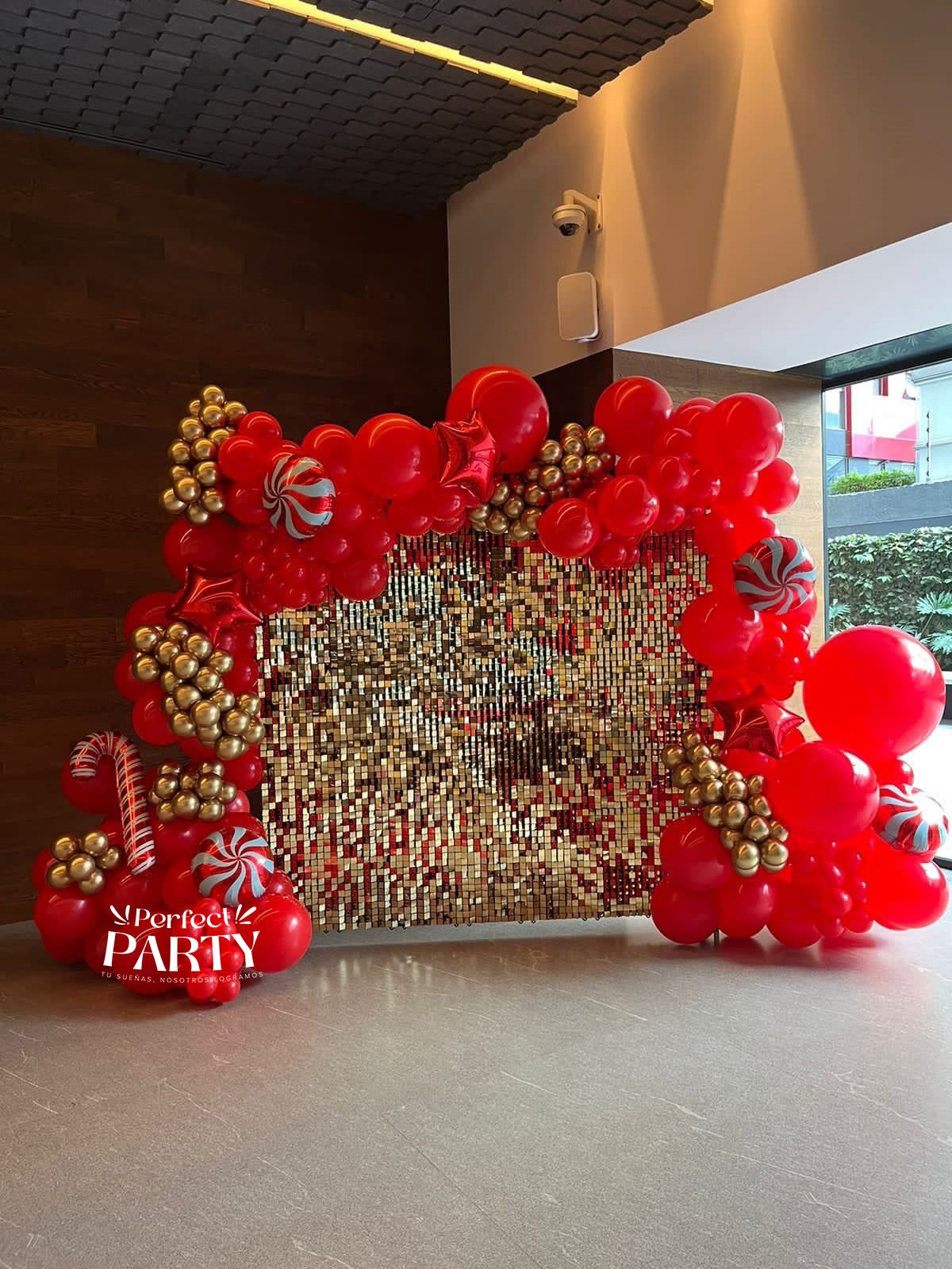 Shimmer Wall - Perfect Party