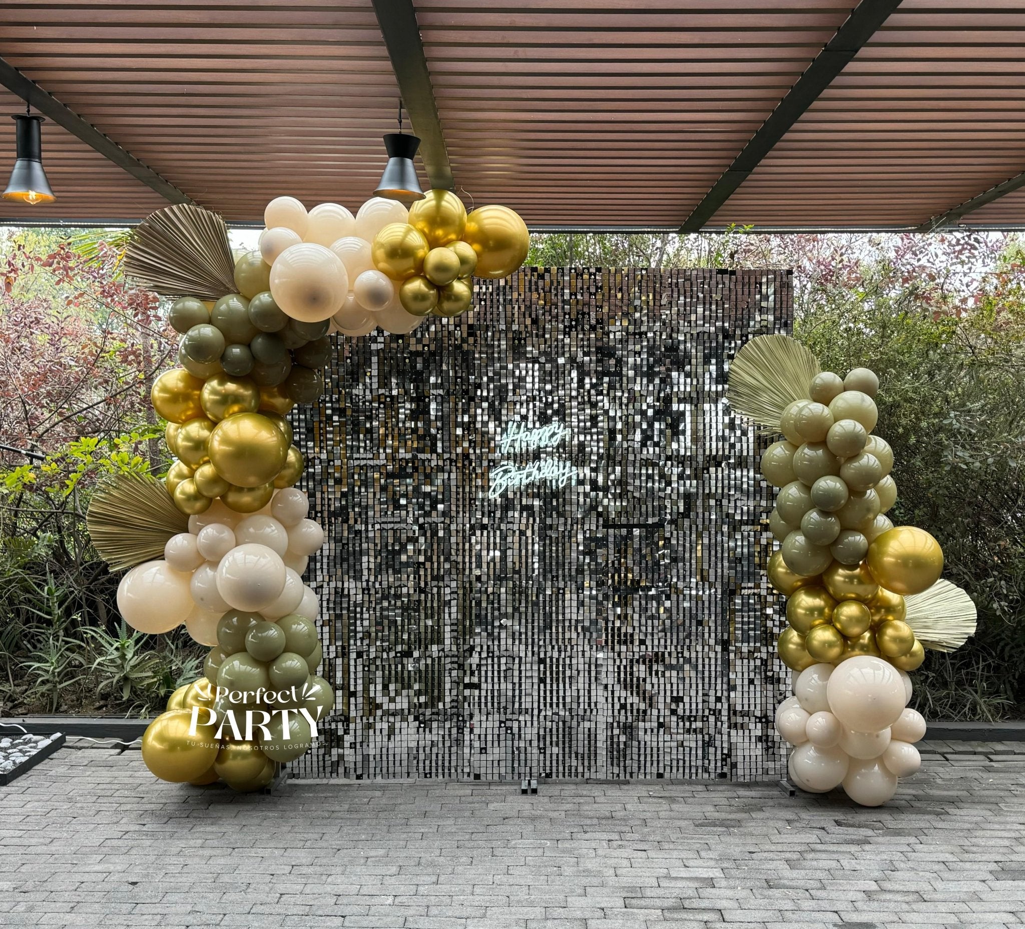 Shimmer Wall - Perfect Party